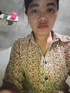 Snapshot of Thuy-top chatting on 07.27.26 Thuy-top online show from 07.27.26