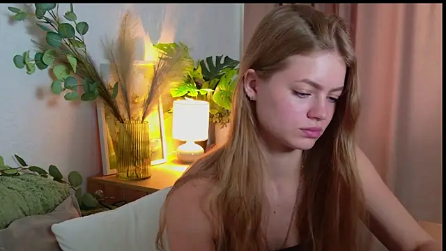 EmillyDiamond online show from 07.28.26