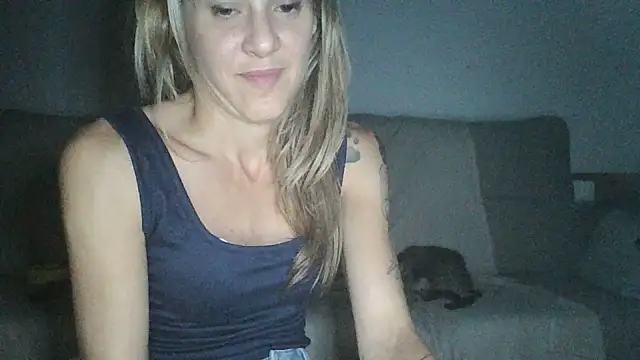 Snapshot of Viciosillaa chatting on 08.04.26 Viciosillaa online show from 08.04.26