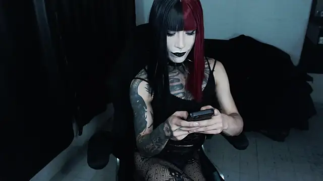 Snapshot of april_simons2 chatting on 05.08.26 april simons2 online show from 05.08.26