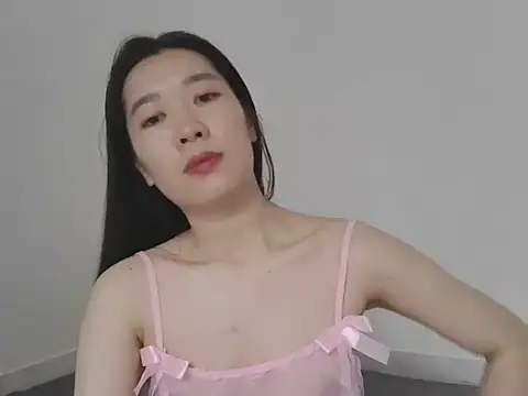 Snapshot of Junbee chatting on 07.30.26 Junbee online show from 07.30.26