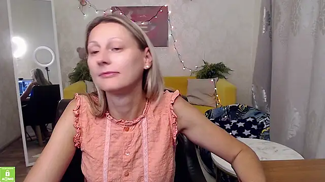 Snapshot of Sunny_bunnu chatting on 07.31.26 Sunny bunnu online show from 07.31.26