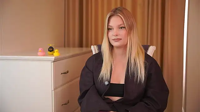KoriHeeney online show from 08.05.26