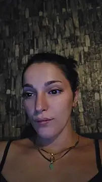 Snapshot of Leila_kisses chatting on 08.01.26 Leila kisses online show from 08.01.26