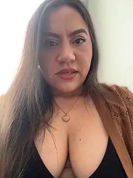 Snapshot of Bella_Pascualina chatting on 08.05.26 Bella Pascualina online show from 08.05.26