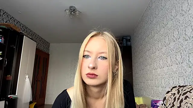 Snapshot of LynneVanbebber chatting on 08.04.26 LynneVanbebber online show from 08.04.26
