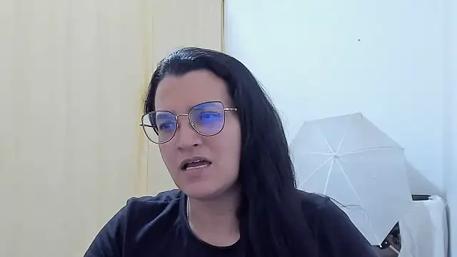 Snapshot of MARILYN_GARCIA chatting on 05.29.26 MARILYN GARCIA online show from 05.29.26