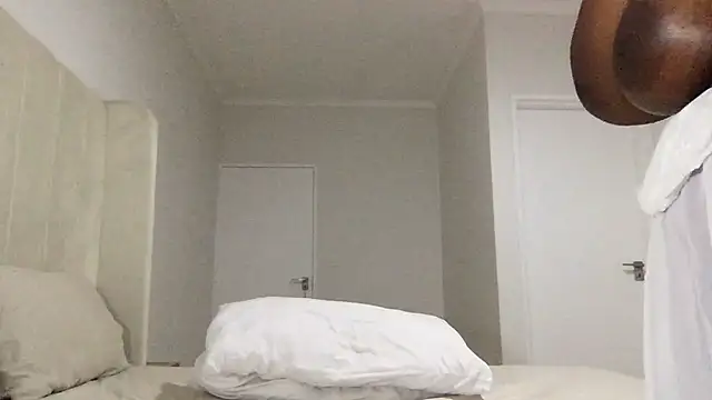 xBUSTY CANDYx online show from 01.24.25