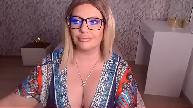 Snapshot of KarlaDivineTS chatting on 12.09.24 KarlaDivineTS online show from 12.09.24