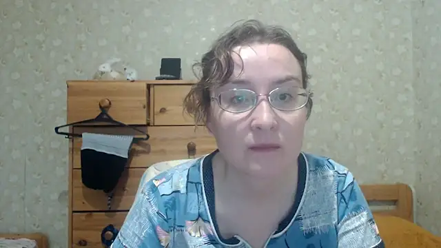 Snapshot of Smart_Rose chatting on 04.19.26 Smart Rose online show from 04.19.26