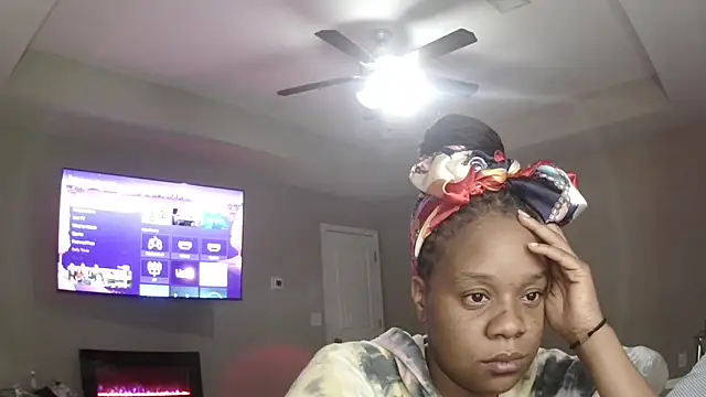 Snapshot of Beautifulkash chatting on 04.14.26 Beautifulkash online show from 04.14.26