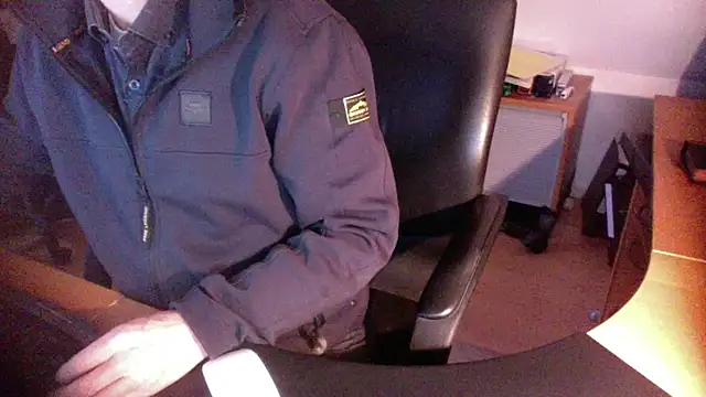 Snapshot of outlaw200 chatting on 12.12.24 outlaw200 online show from 12.12.24