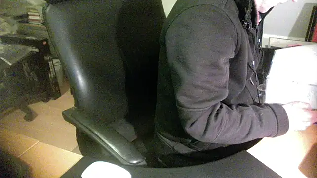 Snapshot of outlaw200 chatting on 01.15.25 outlaw200 online show from 01.15.25