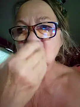 Snapshot of MucMilf59 chatting on 05.15.26 MucMilf59 online show from 05.15.26