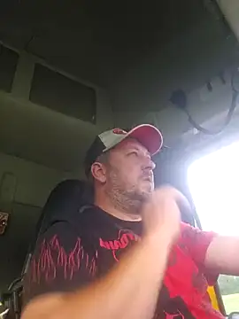 Snapshot of ktmtom247 chatting on 09.25.25 ktmtom247 online show from 09.25.25