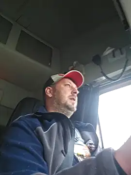 Snapshot of ktmtom247 chatting on 10.28.25 ktmtom247 online show from 10.28.25