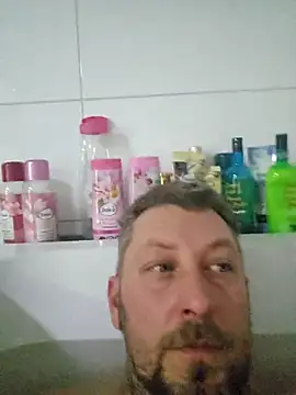 Snapshot of ktmtom247 chatting on 12.18.25 ktmtom247 online show from 12.18.25