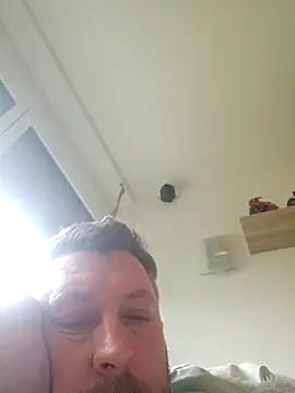 Snapshot of ktmtom247 chatting on 12.20.25 ktmtom247 online show from 12.20.25