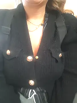 fammefatale1987 online show from 11.29.25