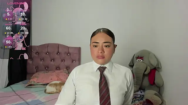 Snapshot of ReyleDoll chatting on 04.23.26 ReyleDoll online show from 04.23.26