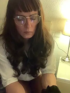 Snapshot of Chic_desire chatting on 02.28.26 Chic desire online show from 02.28.26