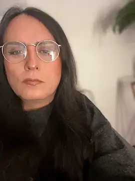 Snapshot of Chic_desire chatting on 03.08.26 Chic desire online show from 03.08.26