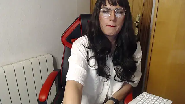 Snapshot of Chic_desire chatting on 03.10.26 Chic desire online show from 03.10.26