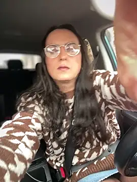 Snapshot of Chic_desire chatting on 03.14.26 Chic desire online show from 03.14.26