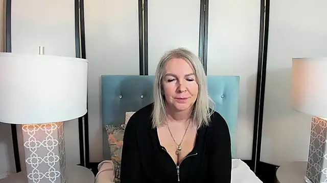 Snapshot of EricaTop chatting on 12.05.24 EricaTop online show from 12.05.24