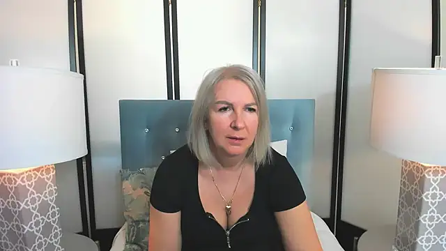 Snapshot of EricaTop chatting on 12.15.24 EricaTop online show from 12.15.24