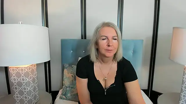 Snapshot of EricaTop chatting on 12.21.24 EricaTop online show from 12.21.24