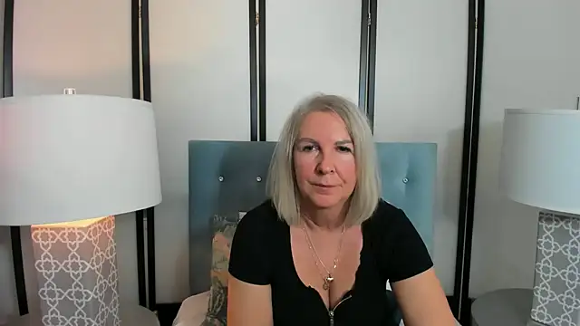 Snapshot of EricaTop chatting on 12.21.24 EricaTop online show from 12.21.24