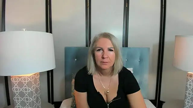 Snapshot of EricaTop chatting on 12.22.24 EricaTop online show from 12.22.24