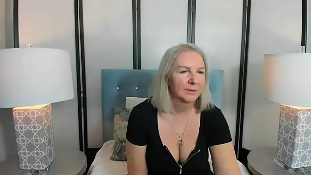 Snapshot of EricaTop chatting on 01.09.25 EricaTop online show from 01.09.25