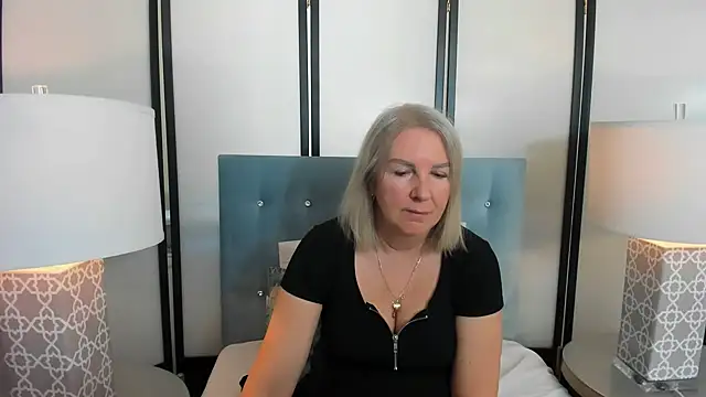 Snapshot of EricaTop chatting on 01.11.25 EricaTop online show from 01.11.25