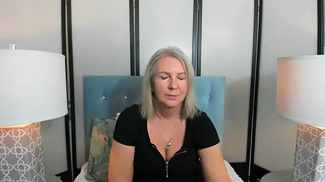 Snapshot of EricaTop chatting on 02.19.25 EricaTop online show from 02.19.25