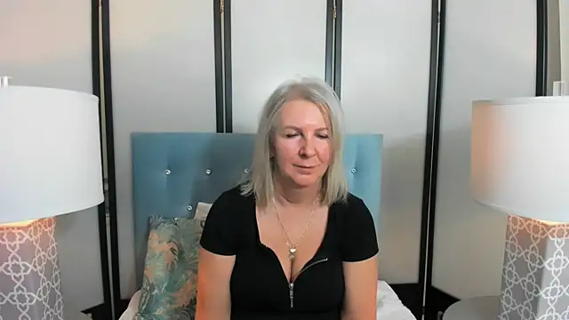 Snapshot of EricaTop chatting on 02.19.25 EricaTop online show from 02.19.25