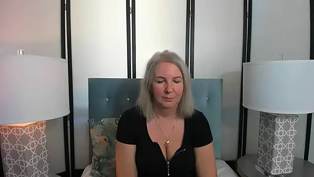 Snapshot of EricaTop chatting on 02.22.25 EricaTop online show from 02.22.25