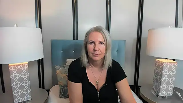 Snapshot of EricaTop chatting on 02.24.25 EricaTop online show from 02.24.25