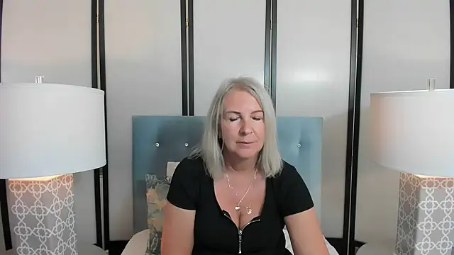 Snapshot of EricaTop chatting on 03.17.25 EricaTop online show from 03.17.25