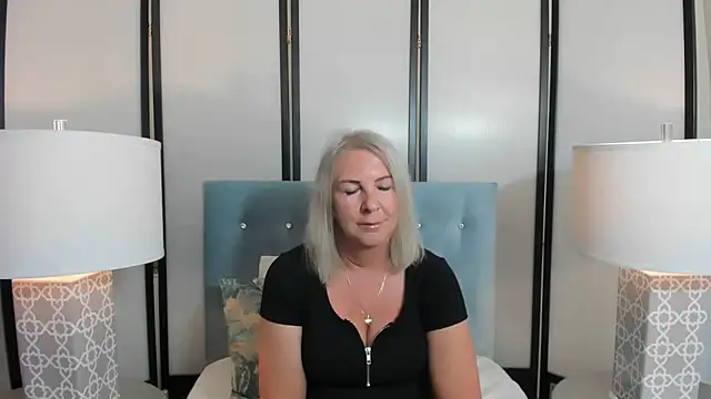 Snapshot of EricaTop chatting on 03.17.25 EricaTop online show from 03.17.25