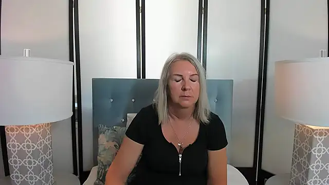 Snapshot of EricaTop chatting on 03.22.25 EricaTop online show from 03.22.25