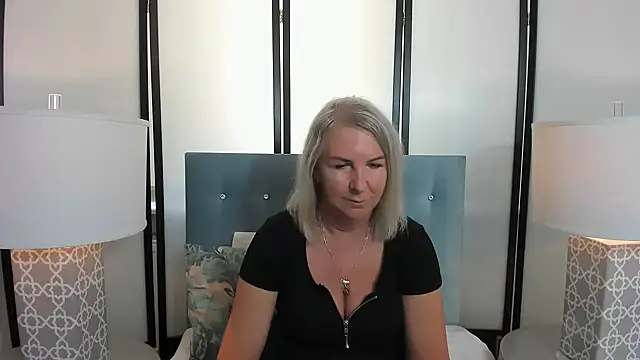 Snapshot of EricaTop chatting on 03.23.25 EricaTop online show from 03.23.25