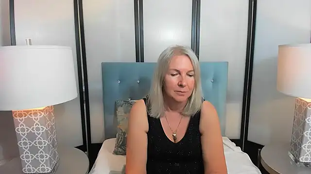 Snapshot of EricaTop chatting on 09.15.25 EricaTop online show from 09.15.25