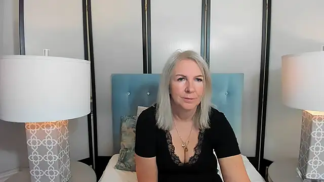 Snapshot of EricaTop chatting on 10.05.25 EricaTop online show from 10.05.25