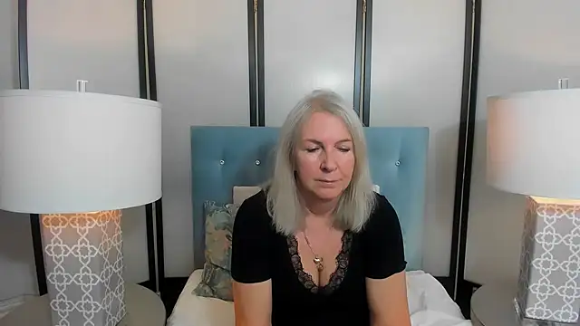 Snapshot of EricaTop chatting on 10.06.25 EricaTop online show from 10.06.25