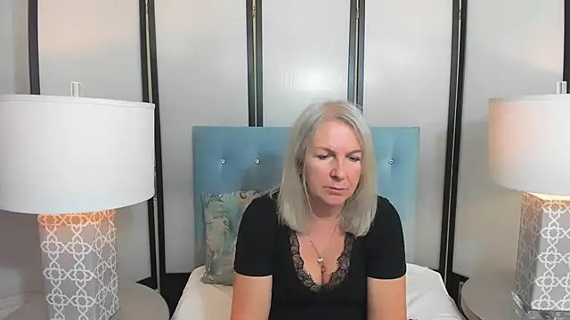 Snapshot of EricaTop chatting on 10.13.25 EricaTop online show from 10.13.25