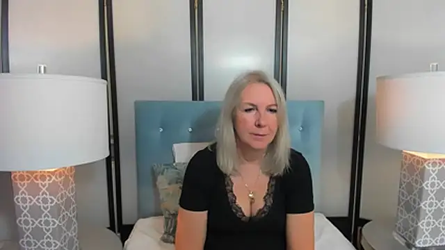 Snapshot of EricaTop chatting on 10.25.25 EricaTop online show from 10.25.25