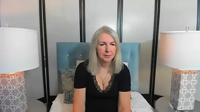 Snapshot of EricaTop chatting on 12.14.25 EricaTop online show from 12.14.25