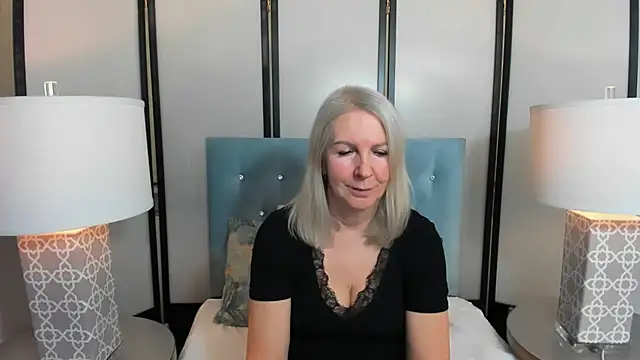 Snapshot of EricaTop chatting on 02.19.26 EricaTop online show from 02.19.26